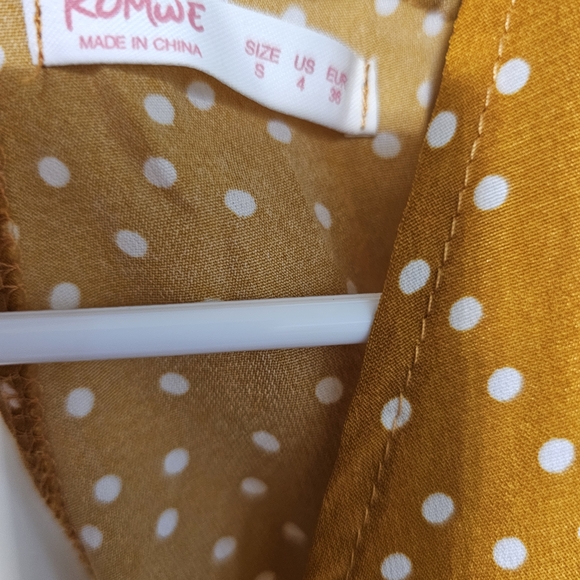 ROMWE Brown Ruffled Smocked Blouse - Picture 4 of 4